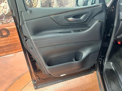 صورة 50 لـ 2025 Toyota VELLFIRE