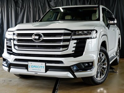 2024 Toyota LAND CRUISER 300 photo 2