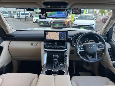 2023 Toyota LAND CRUISER 300 thumbnail 20