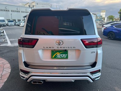 صورة 12 لـ 2023 Toyota LAND CRUISER 300