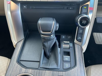 2023 Toyota LAND CRUISER 300 thumbnail 31