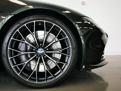 2024 Aston Martin VANTAGE photo 4