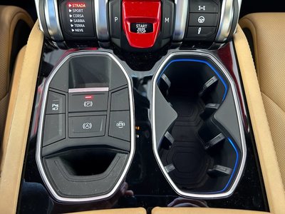 صورة 42 لـ 2019 Lamborghini URUS