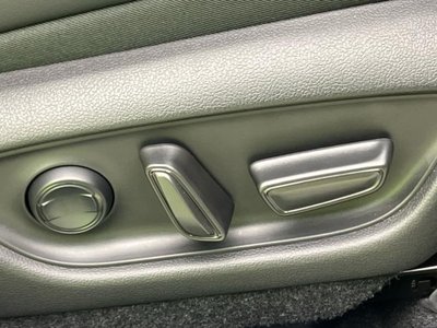 2025 Lexus LBX thumbnail 36
