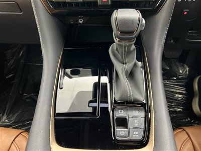 صورة 29 لـ 2025 Toyota ALPHARD