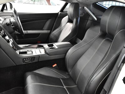 2016 Aston Martin V8 — миниатюра 11