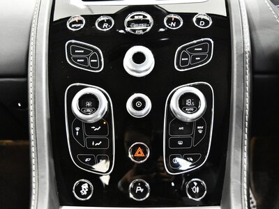 2016 Aston Martin V8 — миниатюра 15