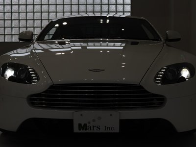 2016 Aston Martin V8 — миниатюра 3
