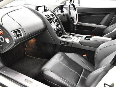 2016 Aston Martin V8 — миниатюра 10