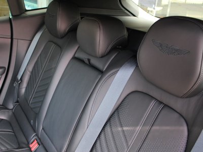 2026 Aston Martin DBX 缩略图 27