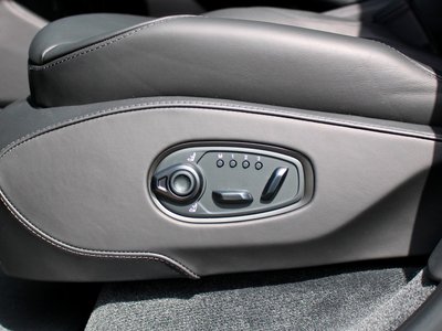 2026 Aston Martin DBX 缩略图 14