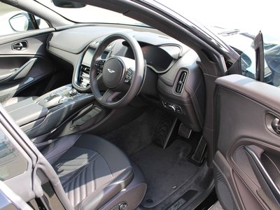 2026 Aston Martin DBX 缩略图 3