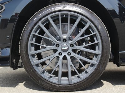 2026 Aston Martin DBX 缩略图 5