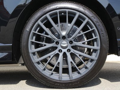 2026 Aston Martin DBX 缩略图 6