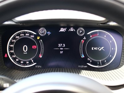 2026 Aston Martin DBX 缩略图 10