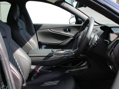 2026 Aston Martin DBX 缩略图 4