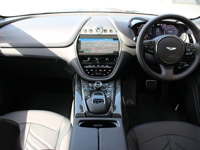 2026 Aston Martin DBX 缩略图 18