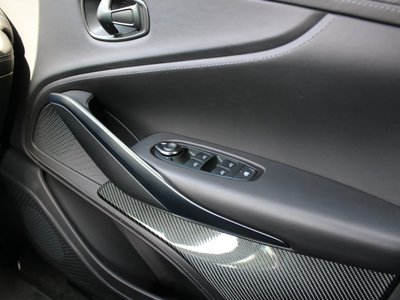 2026 Aston Martin DBX 缩略图 17
