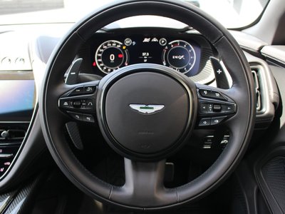 2026 Aston Martin DBX 缩略图 9