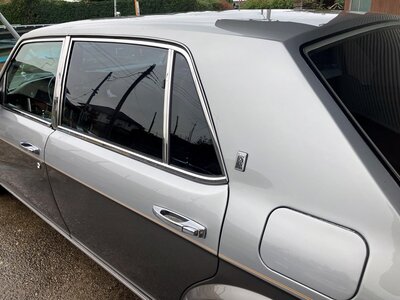 1997 ROLLS-ROYCE SILVER SPUR — миниатюра 15