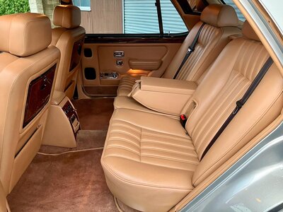 1997 ROLLS-ROYCE SILVER SPUR — миниатюра 23
