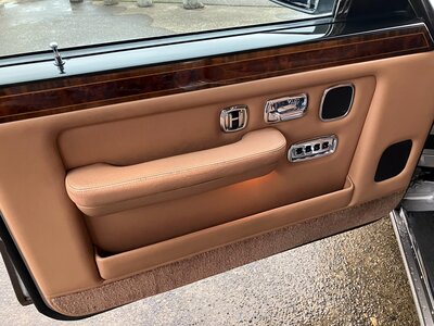 1997 ROLLS-ROYCE SILVER SPUR — миниатюра 30