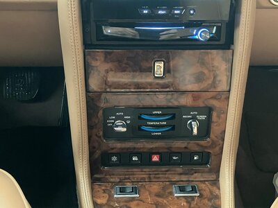 1997 ROLLS-ROYCE SILVER SPUR — миниатюра 36