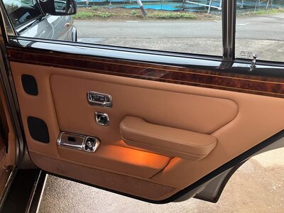 1997 ROLLS-ROYCE SILVER SPUR — миниатюра 42