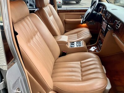 1997 ROLLS-ROYCE SILVER SPUR — миниатюра 46