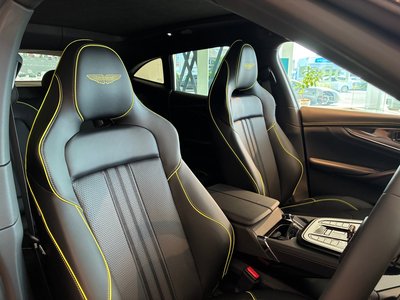 2026 Aston Martin DBX photo 15