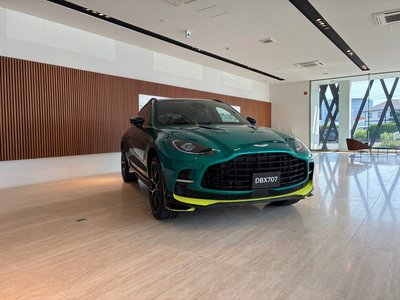 2026 Aston Martin DBX photo 7