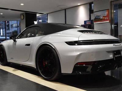 2025 Porsche 911 photo 4