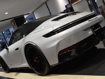 2025 Porsche 911 photo 3