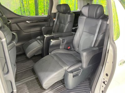 2022 Toyota ALPHARD — фото 32