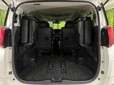 2022 Toyota ALPHARD — фото 10