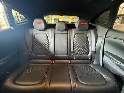 2021 Aston Martin DBX 照片 16