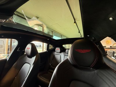 2021 Aston Martin DBX 照片 14