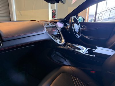 2021 Aston Martin DBX 照片 11