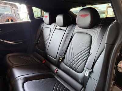 2021 Aston Martin DBX 照片 17