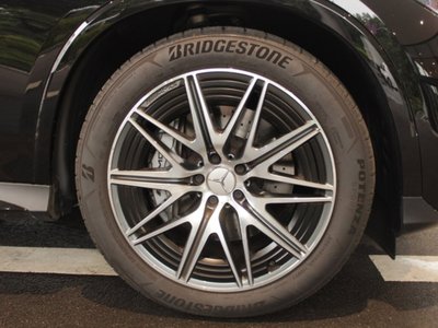 2025 Mercedes-BENZ GLC AMG thumbnail 36