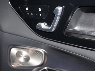 2025 Mercedes-BENZ GLC AMG 照片 9