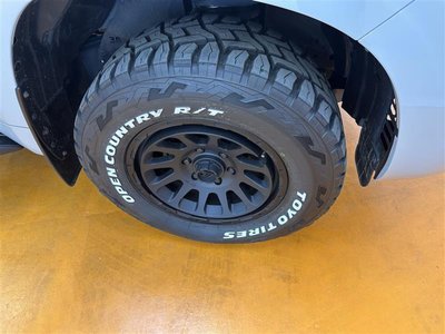 2018 Toyota LAND CRUISER PRADO thumbnail 9