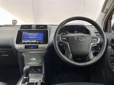 2018 Toyota LAND CRUISER PRADO thumbnail 3