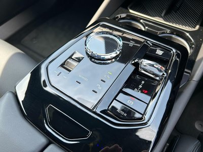2025 BMW 5 SERIES TOURING thumbnail 52