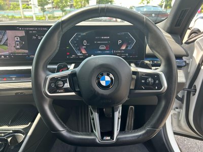 2025 BMW 5 SERIES TOURING thumbnail 40