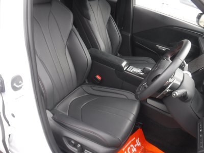 2025 Lexus LBX photo 8