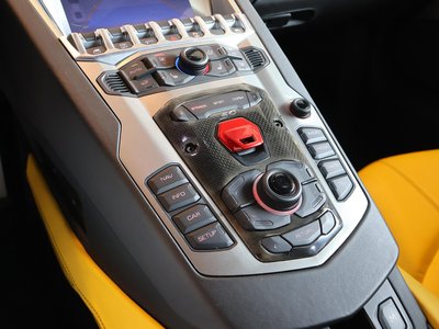 صورة 33 لـ 2012 Lamborghini AVENTADOR