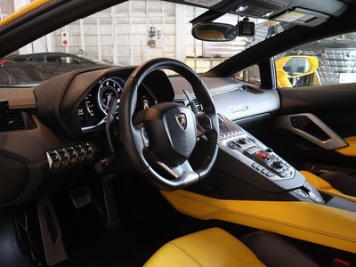 صورة 17 لـ 2012 Lamborghini AVENTADOR