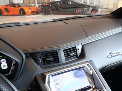 صورة 37 لـ 2012 Lamborghini AVENTADOR