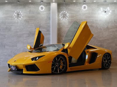 صورة 1 لـ 2012 Lamborghini AVENTADOR
